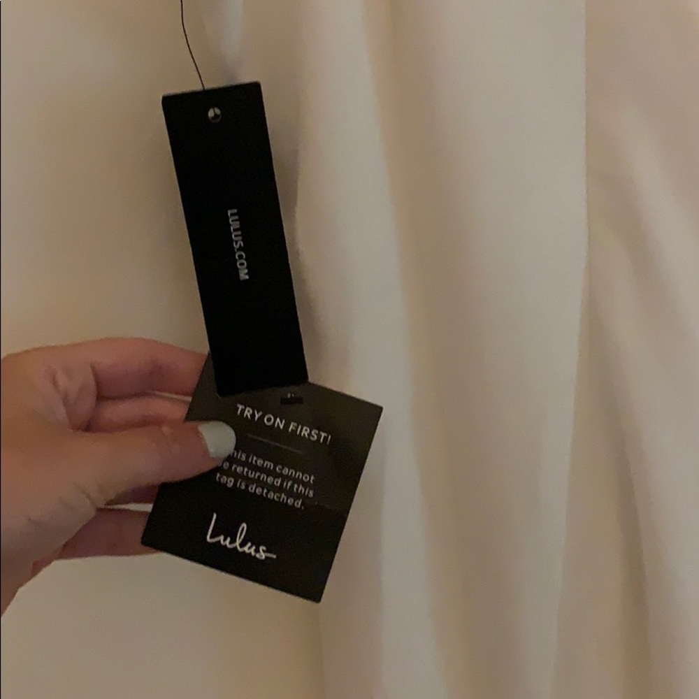 WHITE LULUS DRESS - Picture 5 of 5
